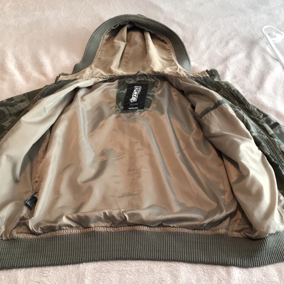 Billabong bomber style jacket with hood - Picture 6 of 6